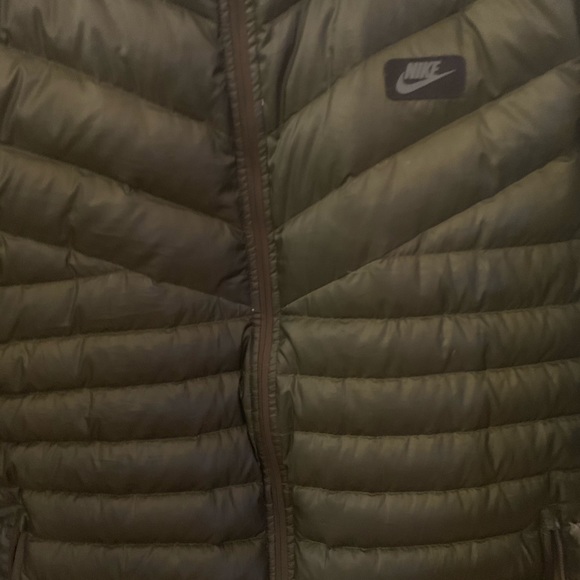 Nike Lightweight Down Jacket - Picture 3 of 8